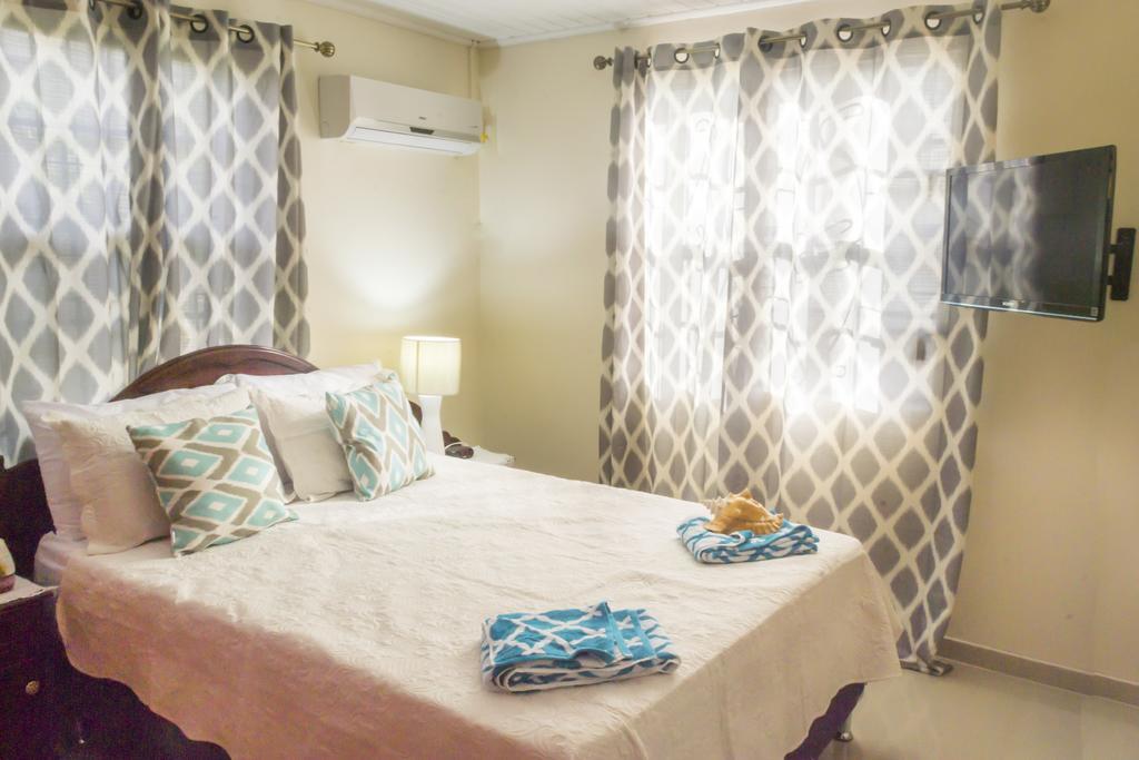 Darrel Cot Beachfront Holiday home Saint Peter